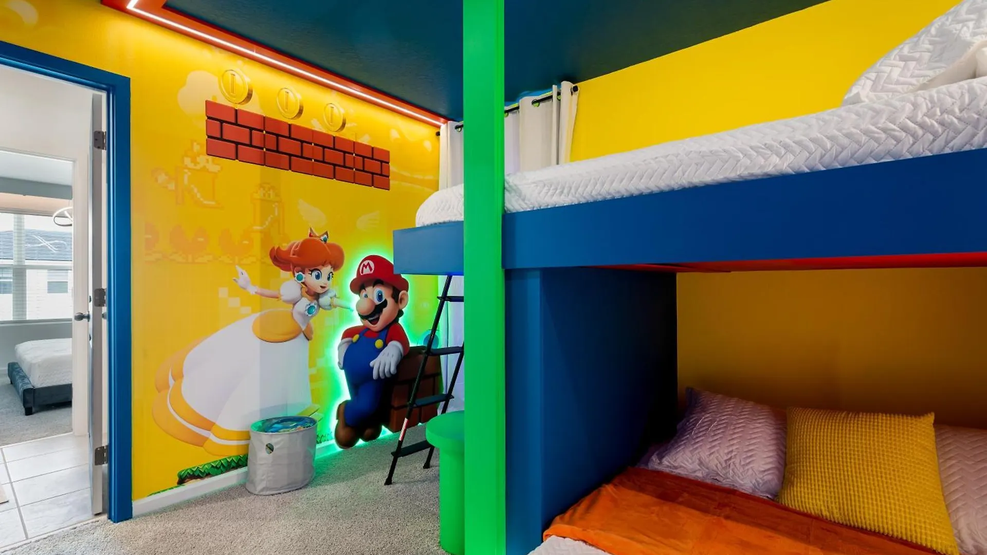 Theme Dream Lux Vacation Home! Davenport